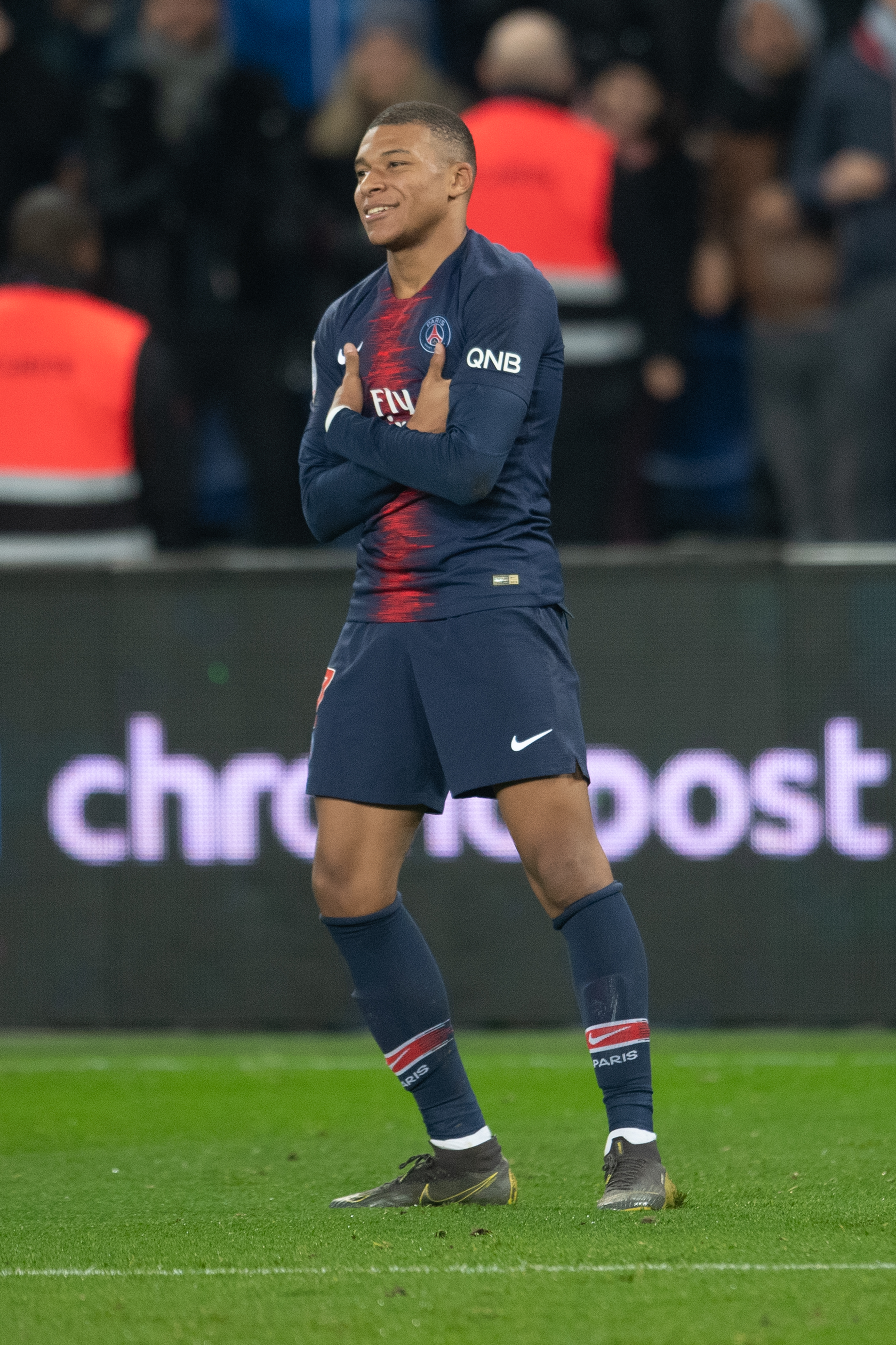 炸锅了！皇马挖萨拉赫放猛料：用巴西国脚做交换！