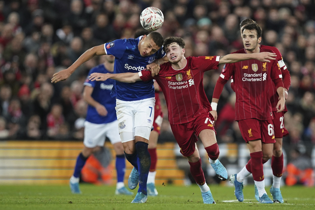 媒体人：亚泰其他工作人员好久没发薪了，坚持岗位是为爱发电