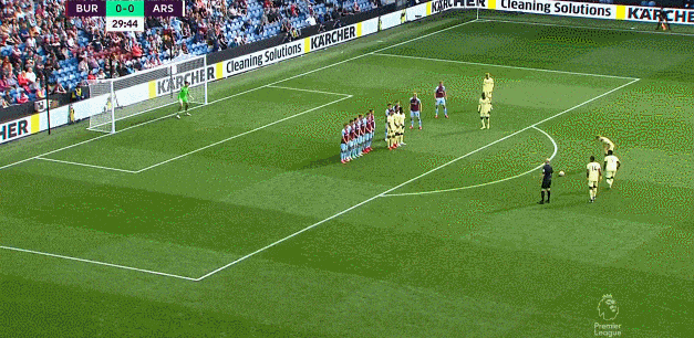 联合国难民署75周年慈善之夜在沪举行，杨扬陈露等体坛明星助阵