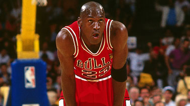 阿斯：费内巴切已与莱万初步接触，提供的一年半合同报价被拒