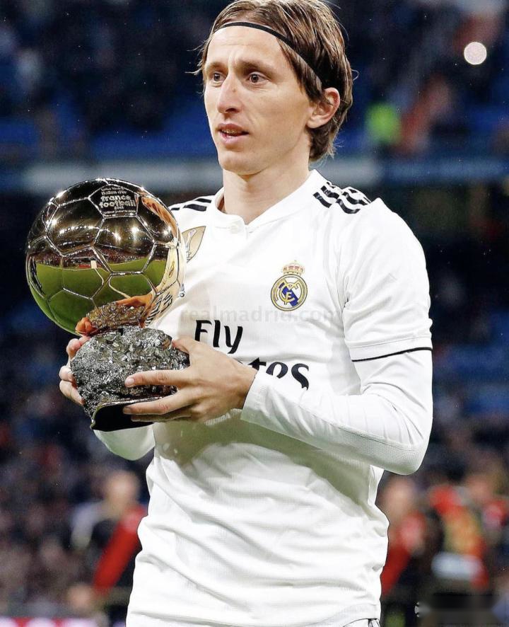 世界杯选拔赛出现突发状况，引广泛关注